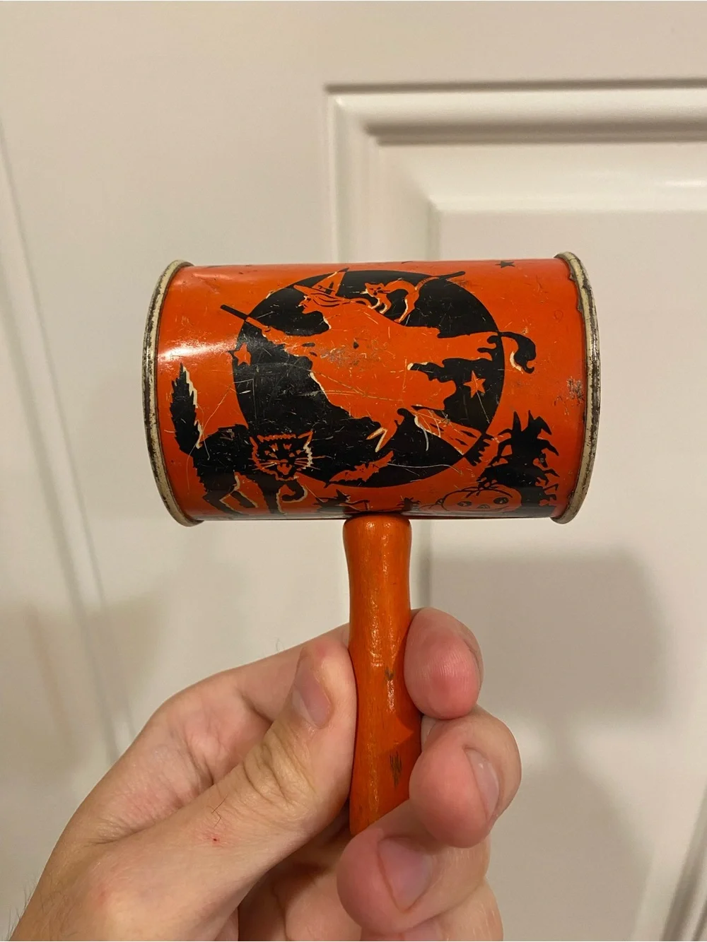 VTG 40s U.S. Metal Toy Mfg Co. Tin Litho Noisemaker Witch Cauldron Jol Halloween